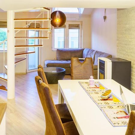 Centrally Located Apartment In Varna Exterior photo