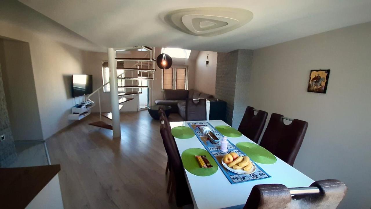 Centrally Located Apartment In Varna Exterior photo